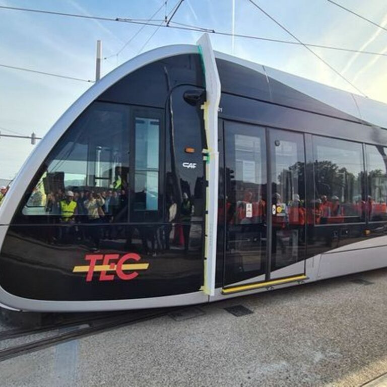 Lire la suite à propos de l’article Extensions du tram : que dit le rapport de l’AOT ?